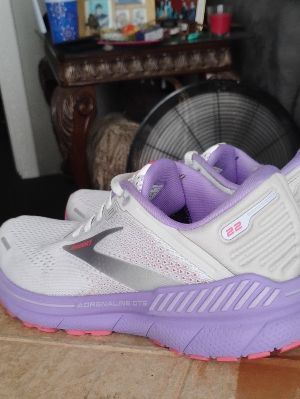 Brooks Adrenaline GTS 22